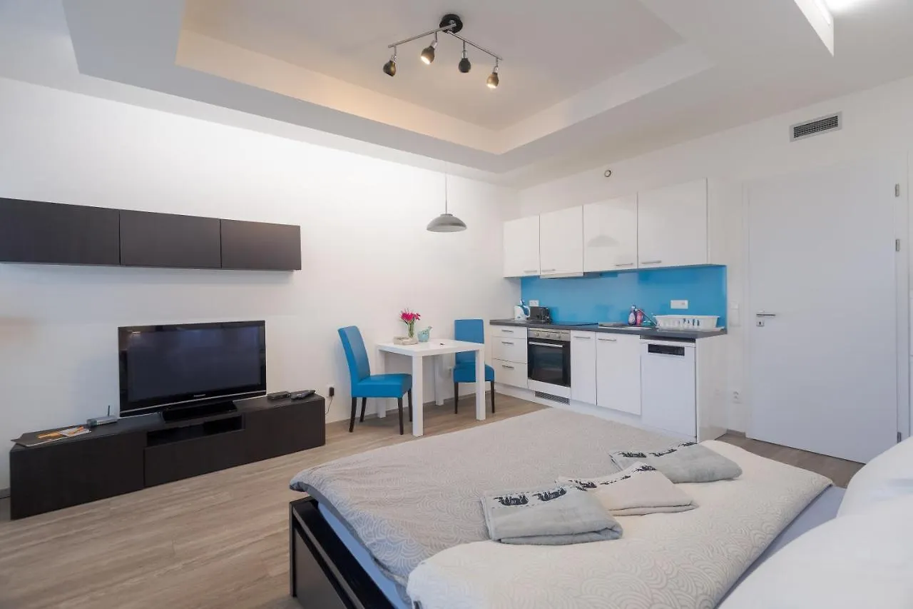 Bright Studio, 10Min Centre, Free Parking Prague 0*,